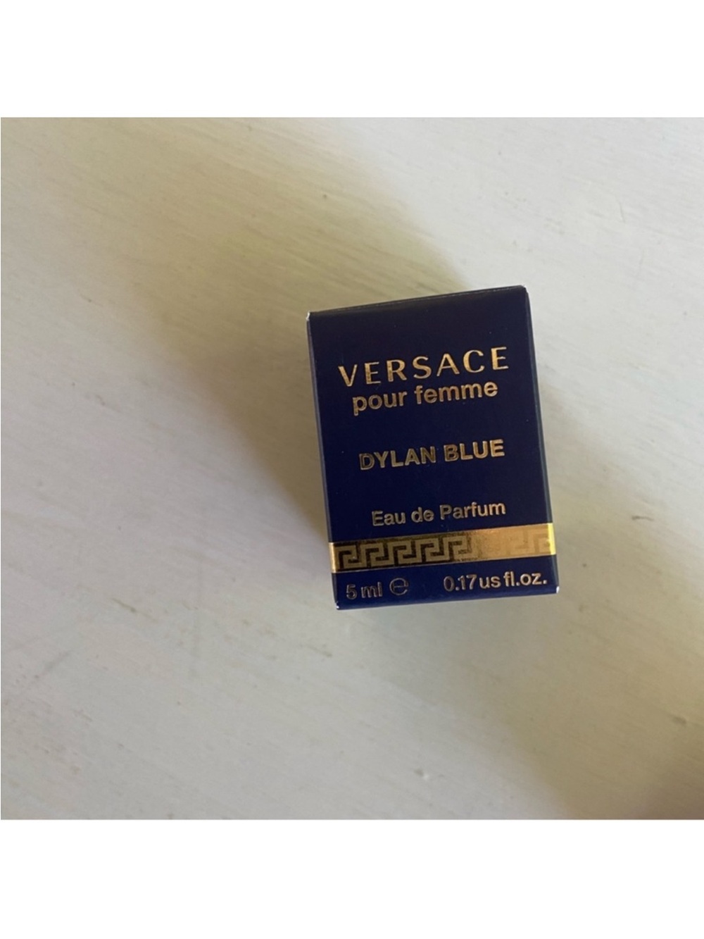 NIB Versace Dylan Blue women EDP Mini 0.17 oz / 5ml - Picture 2 of 6